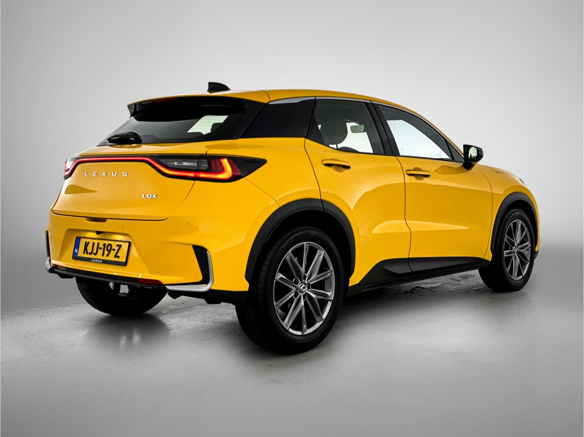 Lexus LBX Relax | BTW voertuig | Stoel+stuurverwarming | Mem, Auto's, 136 pk, Gebruikt, Bedrijf, 650 kg