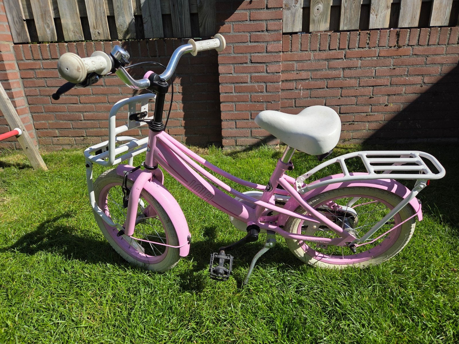 Popal Lola kinderfiets 16 inch roze met bagagerekje, Fietsen en Brommers, Fietsen | Kinderfietsjes, Gebruikt, 16 tot 20 inch, Zijwieltjes