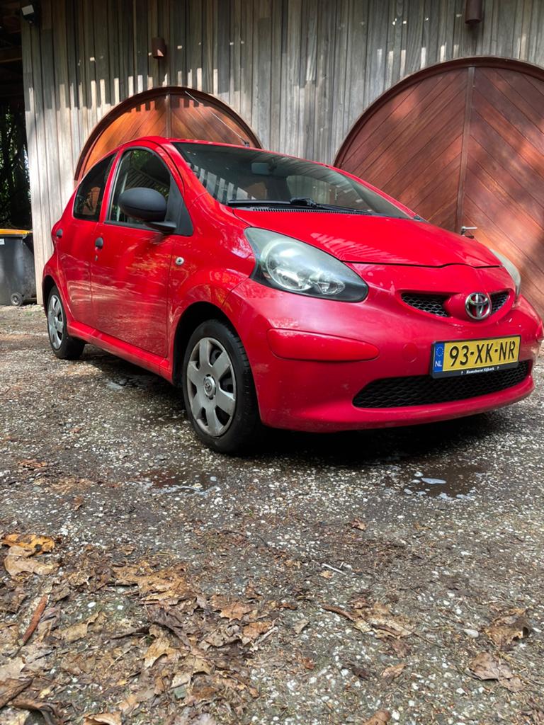 Toyota Aygo 1.0 12V Vvt-i 5DRS 2007 Rood, Ophalen, Nieuw, Toyota, Spatbord