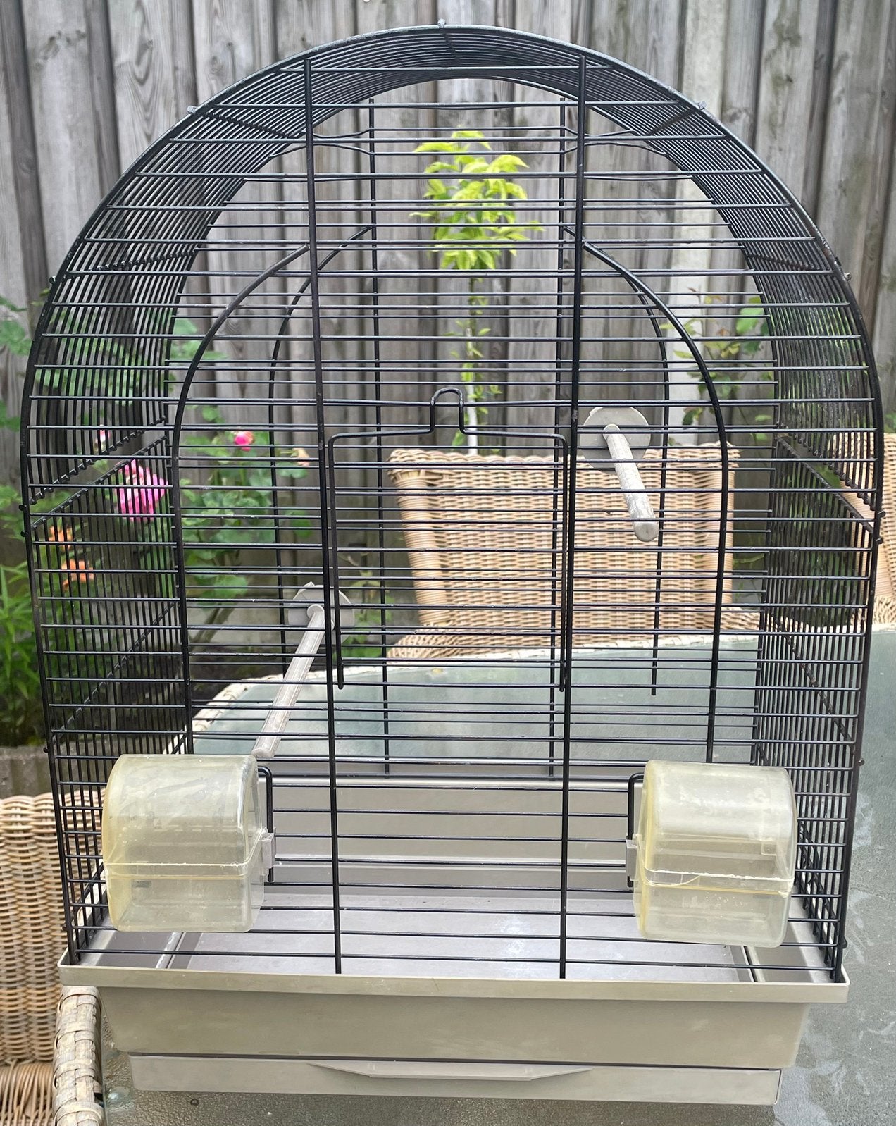 Mooi gebruikte twee vogelkooien met toebehoren te koop, Ophalen, Gebruikt, Metaal, Vogelkooi