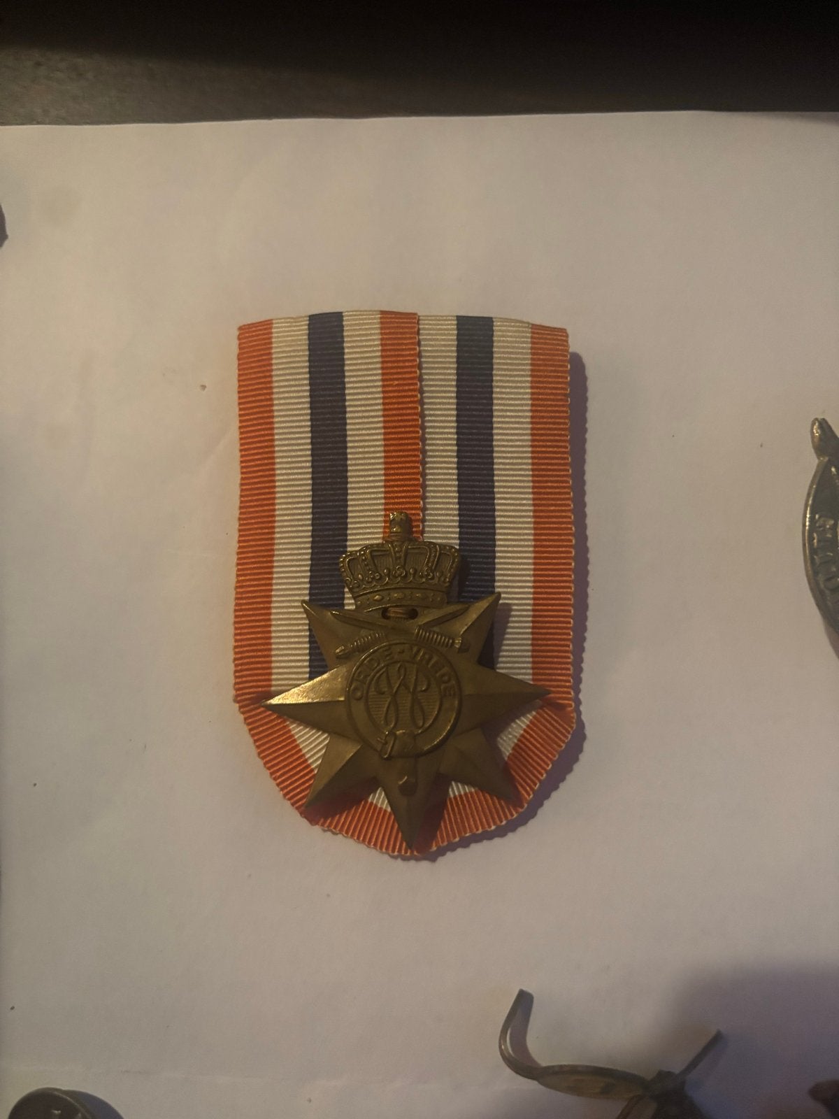 Medaille Orde en Vrijheid - Fa. A. Tack Breda Indie, Verzamelen, Militaria | Algemeen, Ophalen of Verzenden, Overige soorten, Nederland