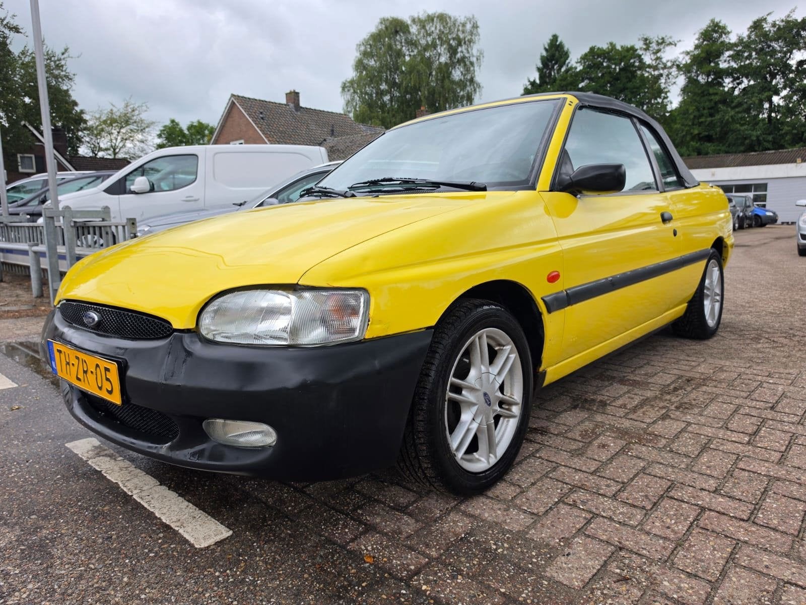 Ford Escort Cabrio 1.6 Pacific ( AIRCO / A.P.K. juni 2027 !), Auto's, Ford, Escort, Gebruikt, Zwart, 4 cilinders