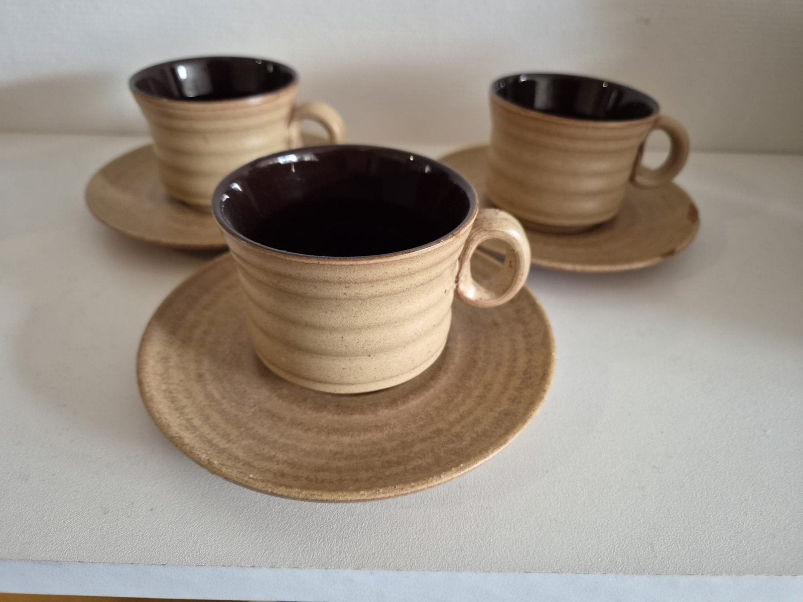 Vintage koffiekopjes met schotel (set van 3) – Jaren '70 gre, Ophalen of Verzenden
