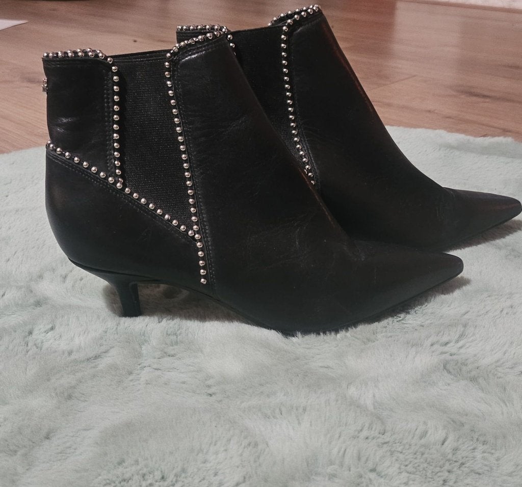 moet weg !!!!Zwarte enkellaarsjes met studs - Maat 37, Kleding | Dames, Ophalen, Guess, Zwart, Lage of Enkellaarzen