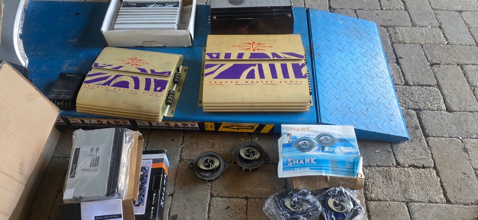 Partij Oldskool Car Audio Versterkers, EQ & Speakers, Auto diversen, Ophalen of Verzenden, Gebruikt