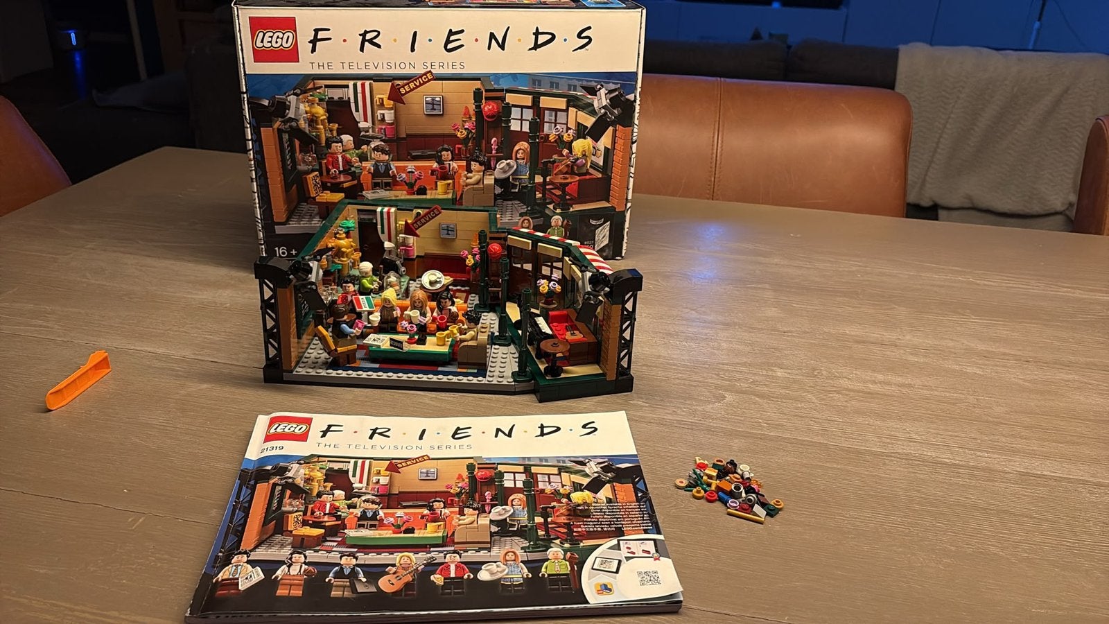 LEGO Ideas Friends Central Perk (21319), Lego, Friends, Ophalen of Verzenden, Zo goed als nieuw