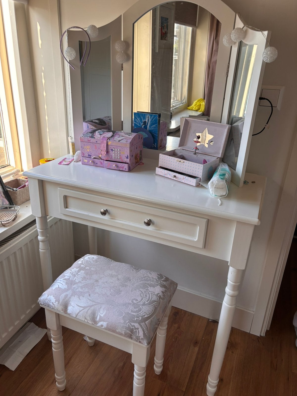Kinder kaptafel, Ophalen of Verzenden, Zo goed als nieuw, Stoel(en)