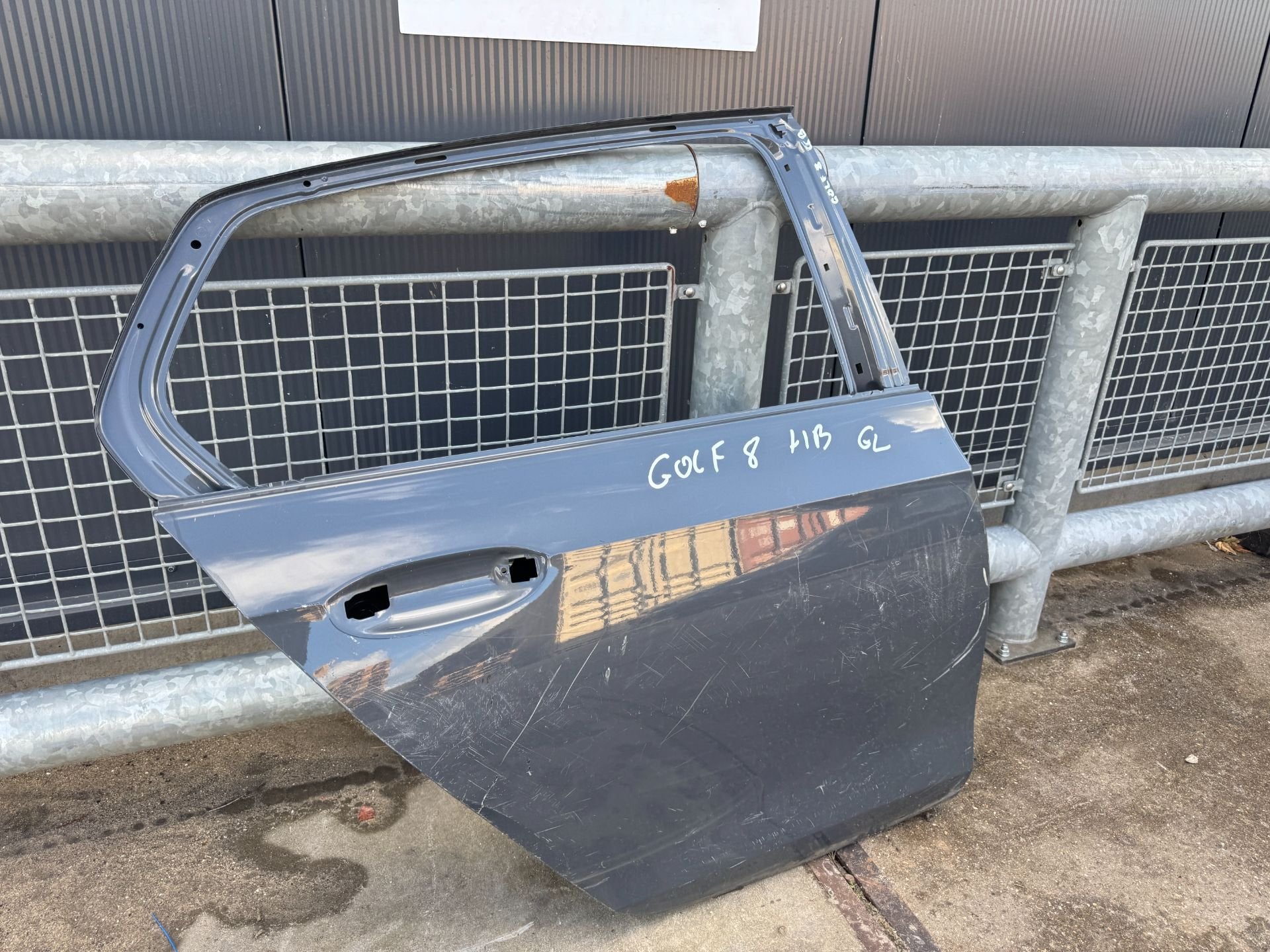 VOLKSWAGEN GOLF 8 DEUR PORTIER RECHTS ACHTER 5H4833312G, Auto-onderdelen, Gebruikt, Volkswagen AG, Achter, Berliner Ring 2
38440  Wolfsburg, DE