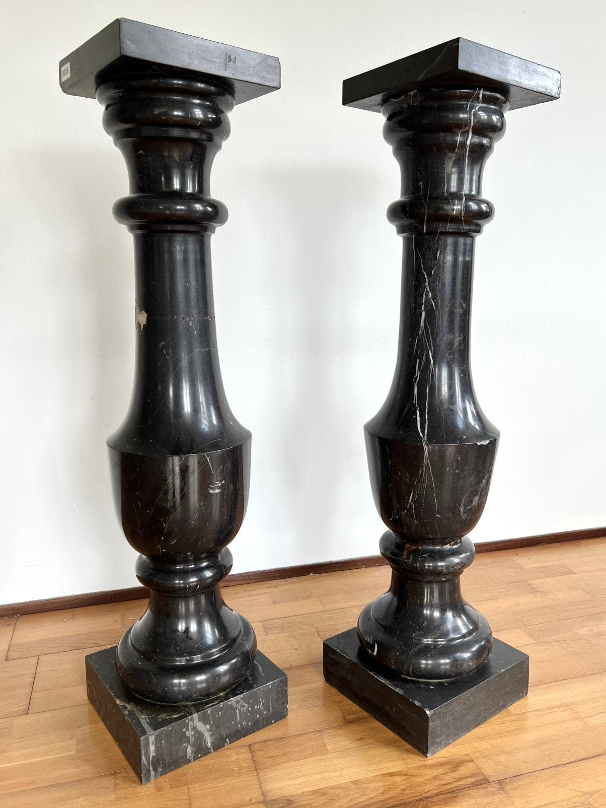 Paar mooie hardsteen zuilen, 106cm, plm 1880, Ophalen