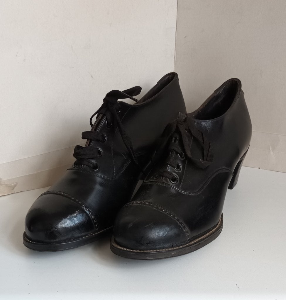 Antieke Victoriaanse damesschoentjes met hakje kleur zwart, Ophalen of Verzenden, Dames