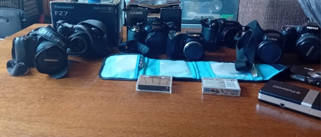AANTAL DIGITALE CAMERA'S TE KOOP, Ophalen, Gebruikt, Overige typen, 8 keer of meer