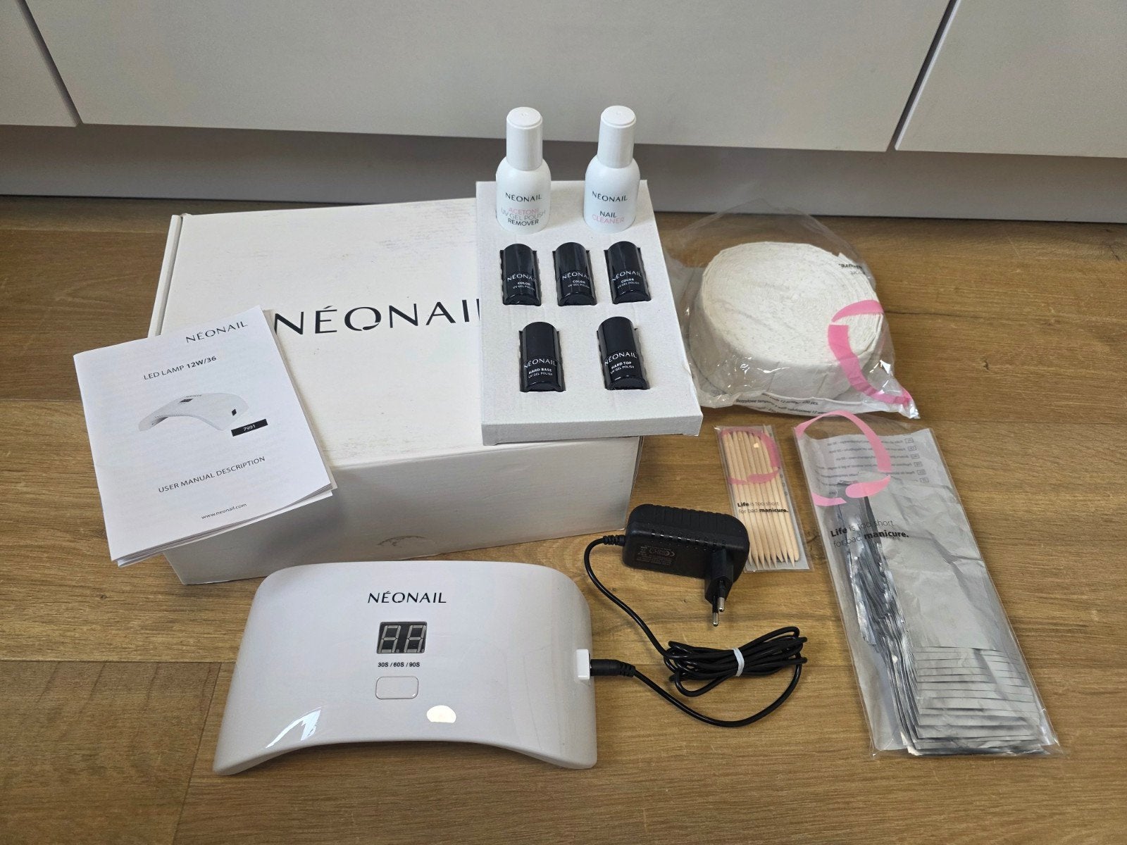 Neonail starterset met led lamp, nagellak en meer, Ophalen of Verzenden, Zo goed als nieuw, Handen en Nagels