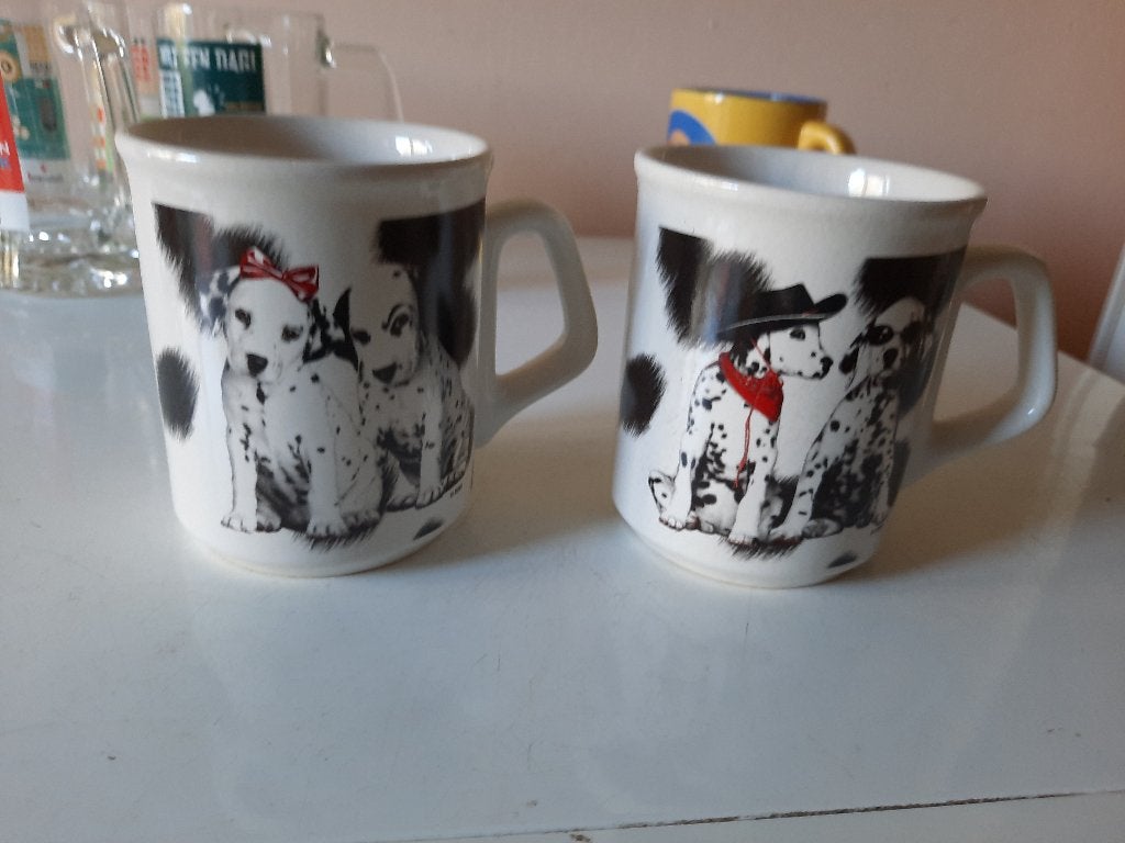 2 mokken 101 Dalmatiërs, Disney pictures, Verzamelen, Disney, Ophalen of Verzenden, Overige figuren, Zo goed als nieuw, Servies