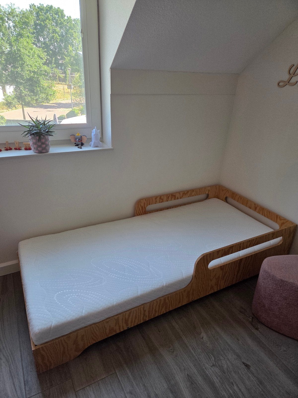 Peuterbed Petite Amelie 90x200 cm, Kinderen en Baby's, Kinderkamer | Bedden, 85 tot 100 cm, 140 tot 160 cm, Zo goed als nieuw