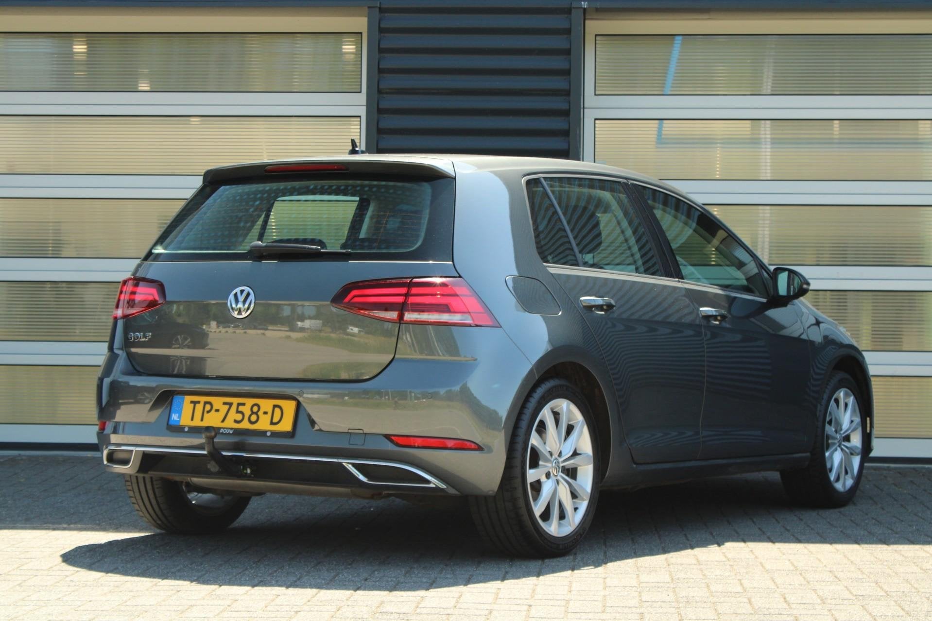 Volkswagen Golf 1.5 TSI 150pk Highline | Trekhaak | Apple Ca, Voorwielaandrijving, 12 maanden, 4 cilinders, Start-stop-systeem