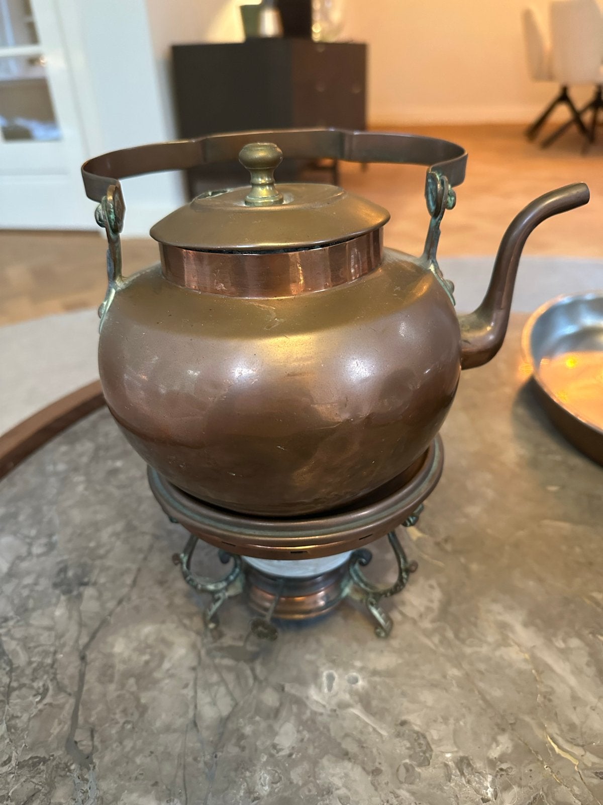 Antieke Koperen Theepot met Rechaud en Porseleinen Lampenkap, Ophalen of Verzenden, Koper