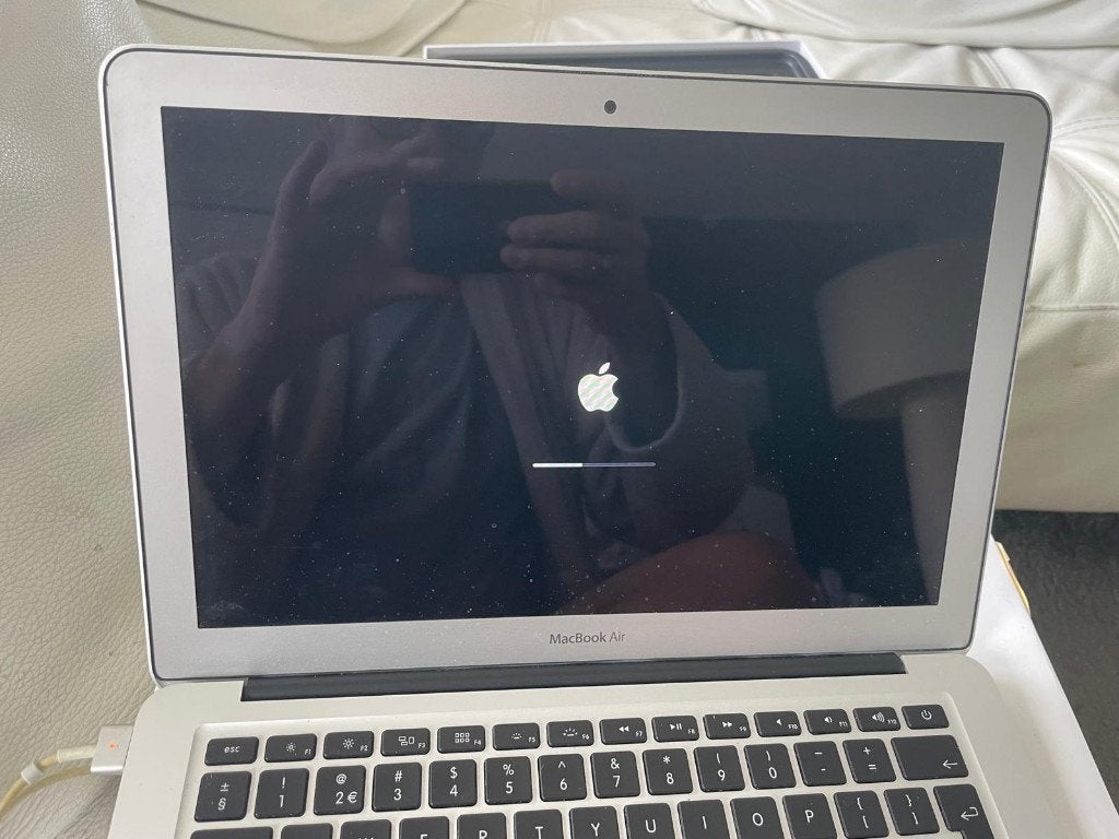 MacBook Air 13"  8GB RAM /128GB SSD – doos + originele lader, Computers en Software, Ophalen, 13 inch, Minder dan 2 Ghz, Zo goed als nieuw