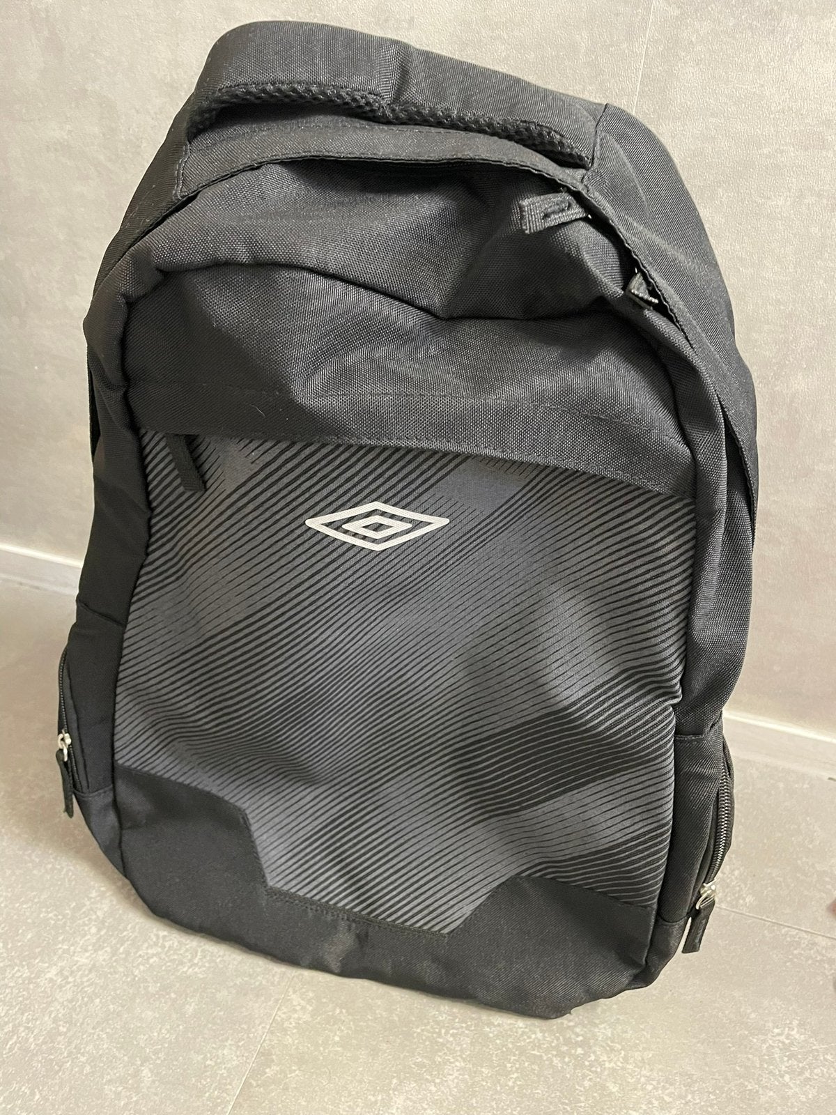 Umbro Rugtas Zwart/Grijs - Nieuwe Schooltas, Ophalen of Verzenden, Zo goed als nieuw, Zwart, Rugtas