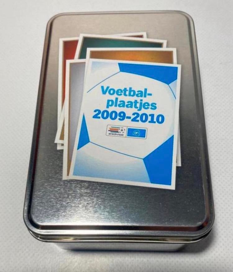 Blikje voor Voetbalplaatjes 2009-2010  AH.Afm.13x8,5x6,5 cm., Ophalen of Verzenden, Zo goed als nieuw, Overige, Overige merken