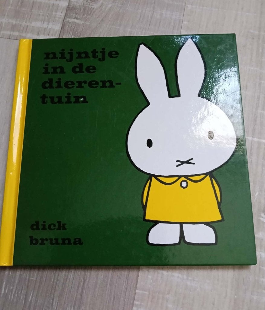 Boek Nijntje in de dierentuin, Ophalen of Verzenden, Zo goed als nieuw, 1 tot 2 jaar
