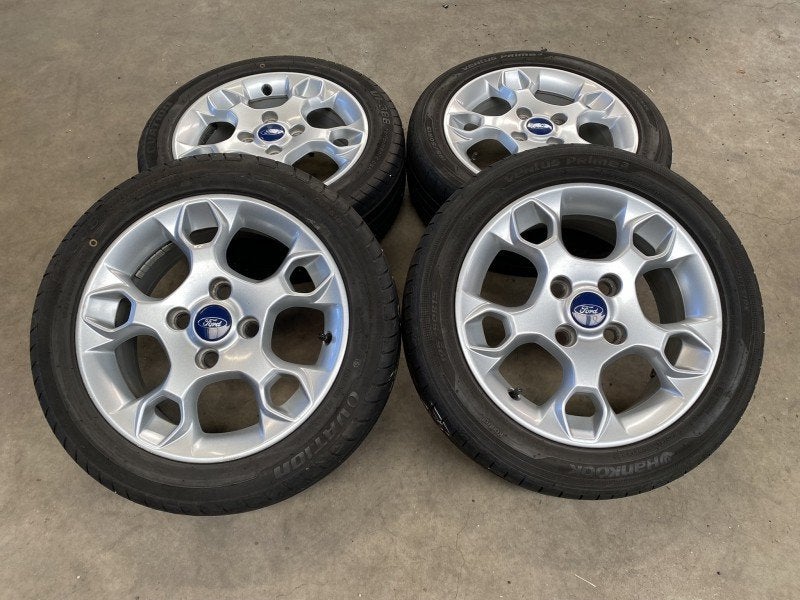 Ford winterbanden 15 inch met velgen, Ophalen