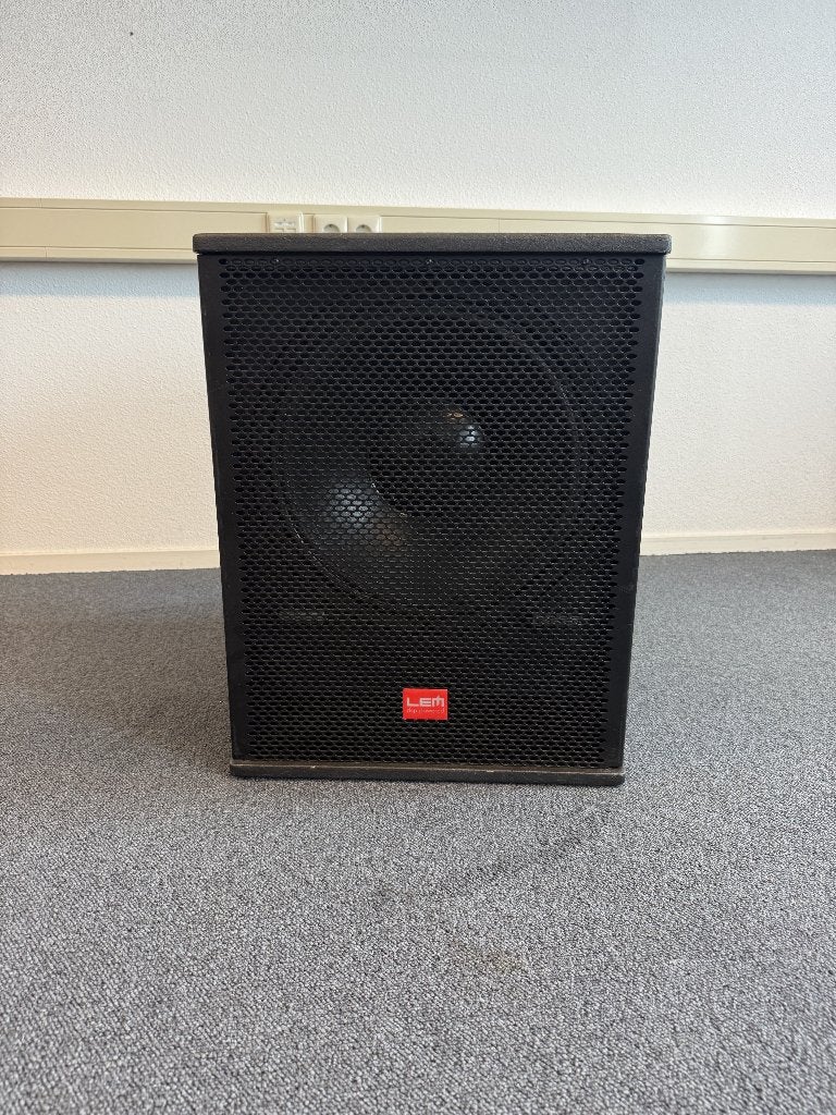 LEM Subwoofer met wielen - Krachtige bas voor evenementen, Gebruikt, Subwoofer, Geschikt voor surround/home cinema, Ophalen
