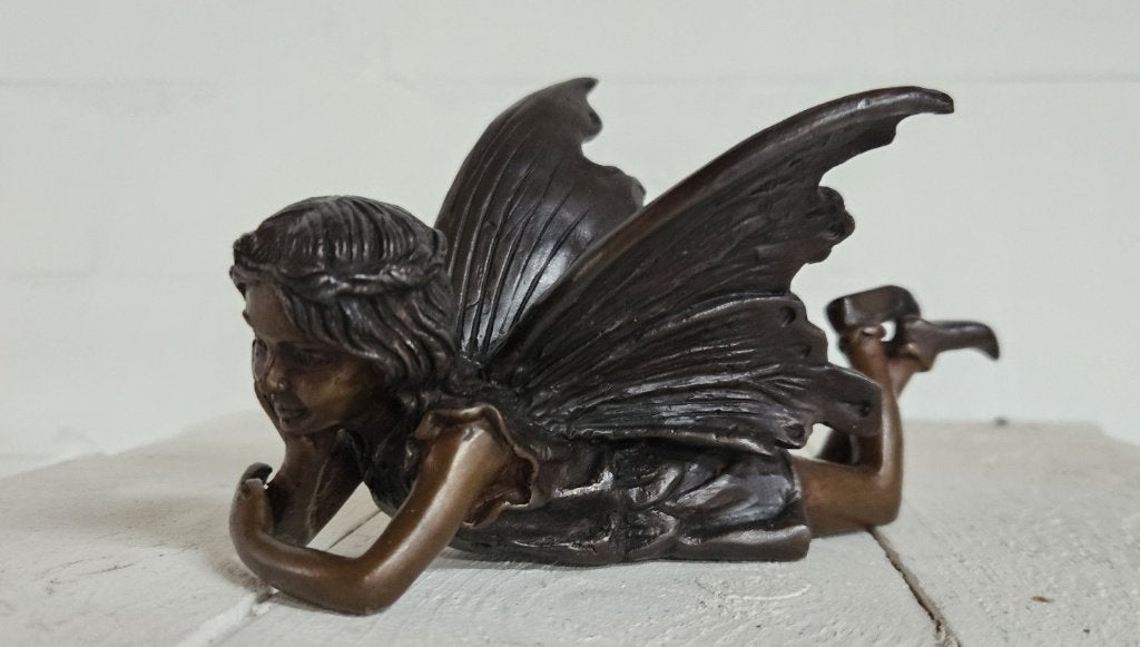 LIGGENDE BRONZEN ELFJE / ENGEL / FEE, Antiek en Kunst, Ophalen of Verzenden, Handgemaakt, Brons, Beeld