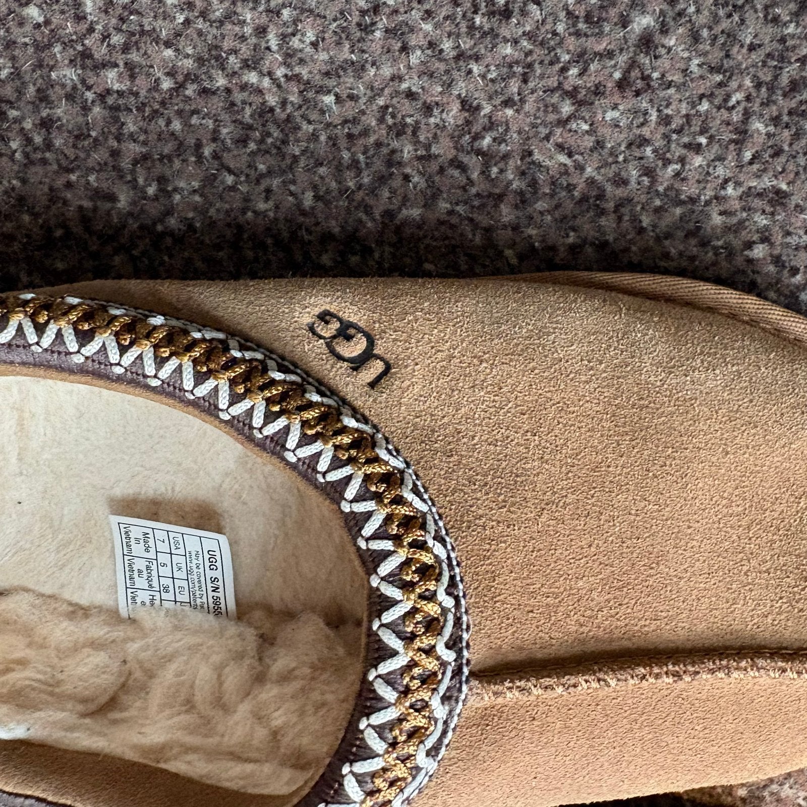 Ugg Pantoffels - Zo goed als nieuw, Ophalen of Verzenden, Zo goed als nieuw, Bruin, Pantoffels of Sloffen