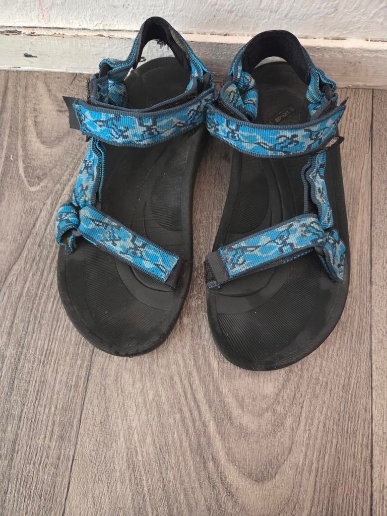 Teva sandalen maat 33, blauw/groen met zwarte bandjes, Kinderen en Baby's, Kinderkleding | Schoenen en Sokken, Gebruikt, Jongen of Meisje