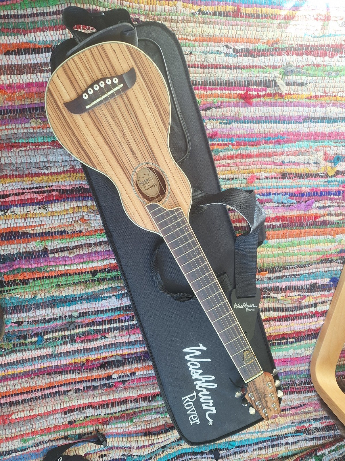 Washburn Rover Reisgitaar - Compact en Stijlvol
