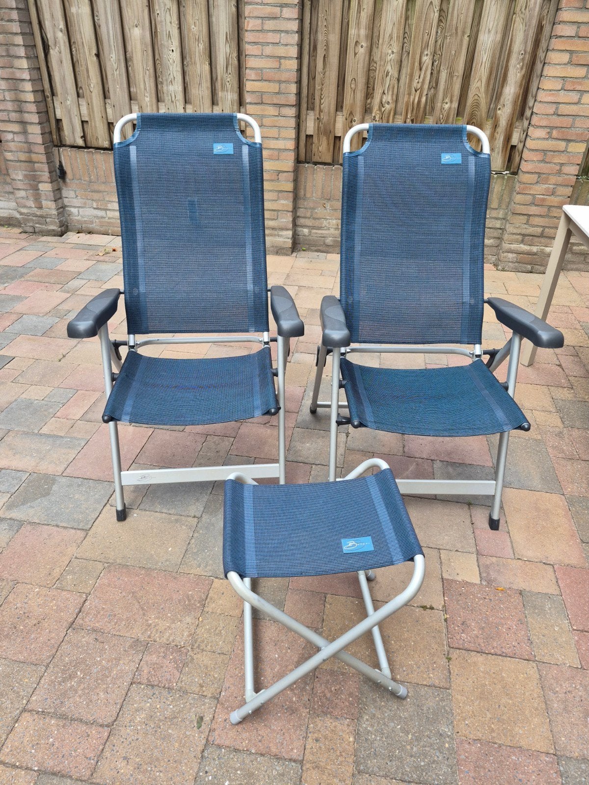 4 bardani verstelbare stoelen en 2 voetenbankjes, Ophalen, Zo goed als nieuw, Campingstoel