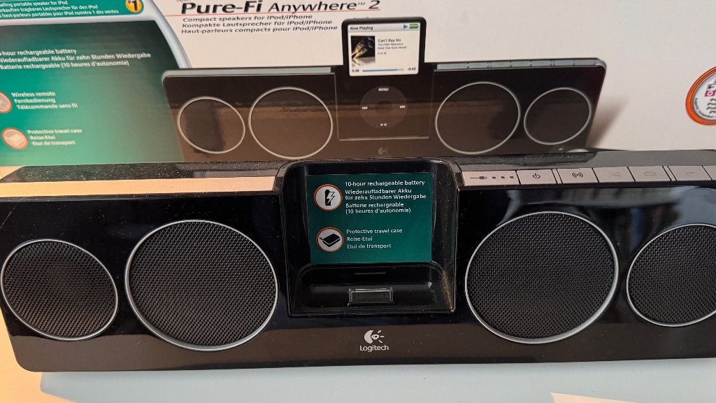 Logitech Compact speakers  Ipod/Iphone Pure Fi anywhere, Audio, Tv en Foto, Ophalen of Verzenden, Gebruikt