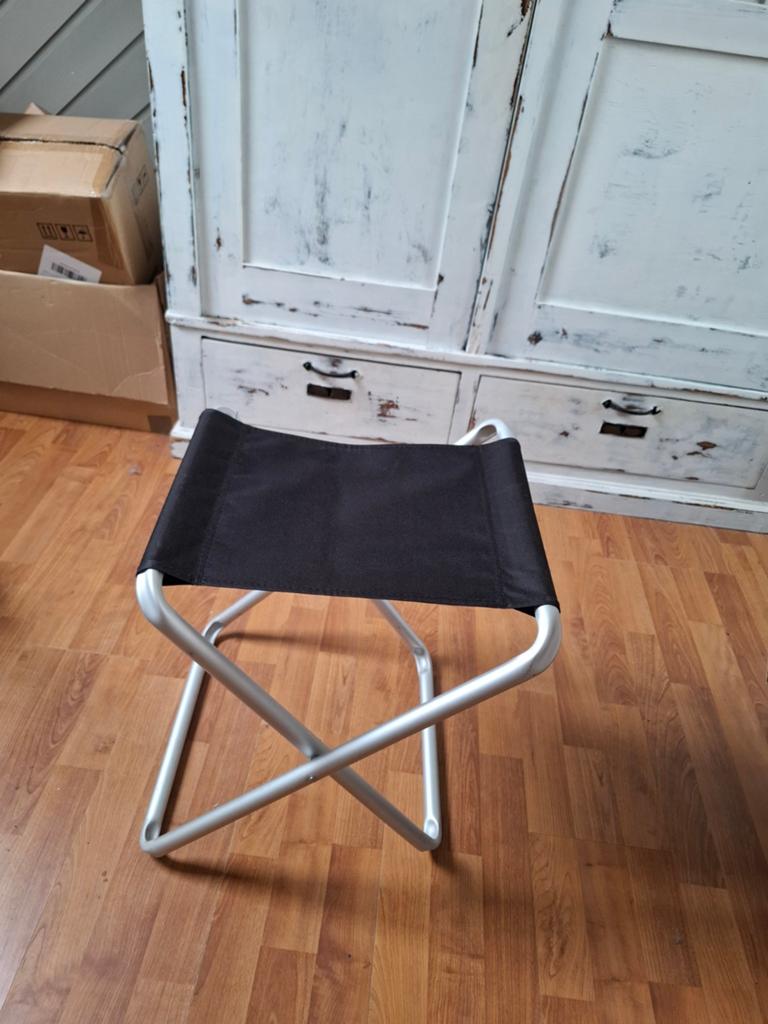 Handig bijzet tafeltje//krukje., Caravans en Kamperen, Ophalen, Zo goed als nieuw, Campingtafel