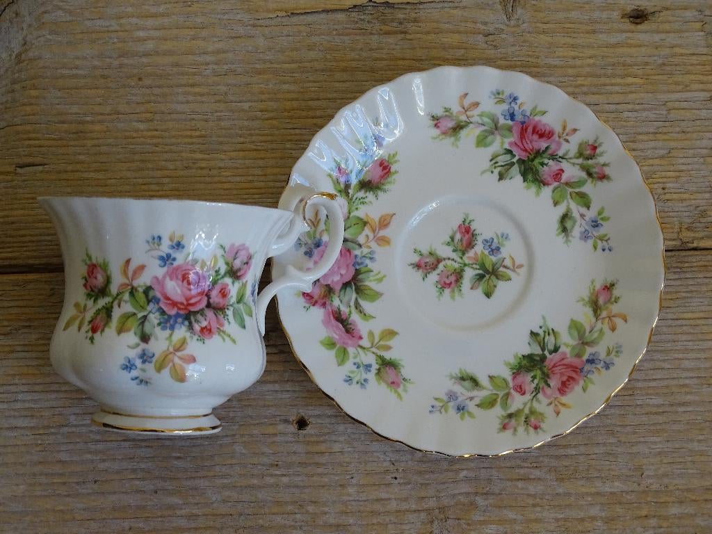 Kop-en-schotel, Royal Albert, MOSS ROSE, Dames, gaaf, Antiek en Kunst, Ophalen of Verzenden