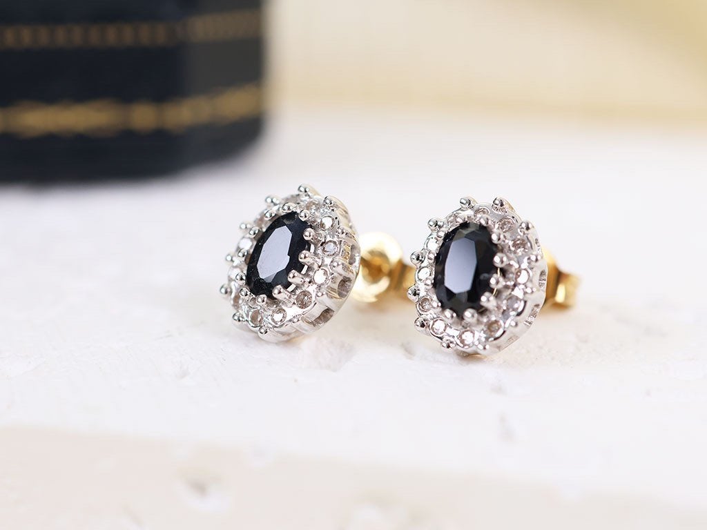 Gouden oorbellen met saffier diamant, Sieraden, Tassen en Uiterlijk, Oorbellen, Ophalen of Verzenden, Zo goed als nieuw, Met edelsteen