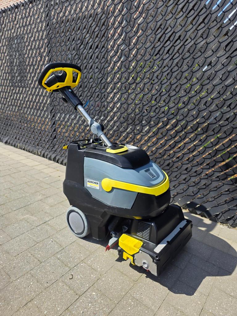 Kärcher BR 35/12C Professional Schrobzuigmachine op Accu, Ophalen of Verzenden, Zo goed als nieuw, Schrobmachine