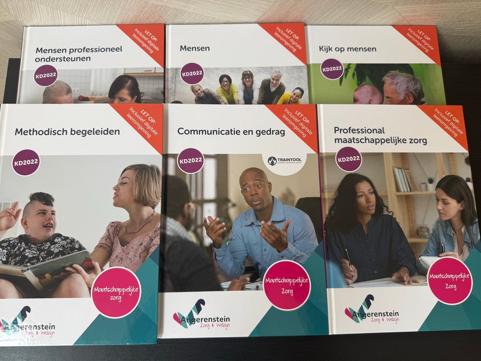 Maatschappelijke zorg boeken niveau 4 Angerenstein Zorg & We, Boeken, Ophalen, Zo goed als nieuw, Overige niveaus, Overige vakken