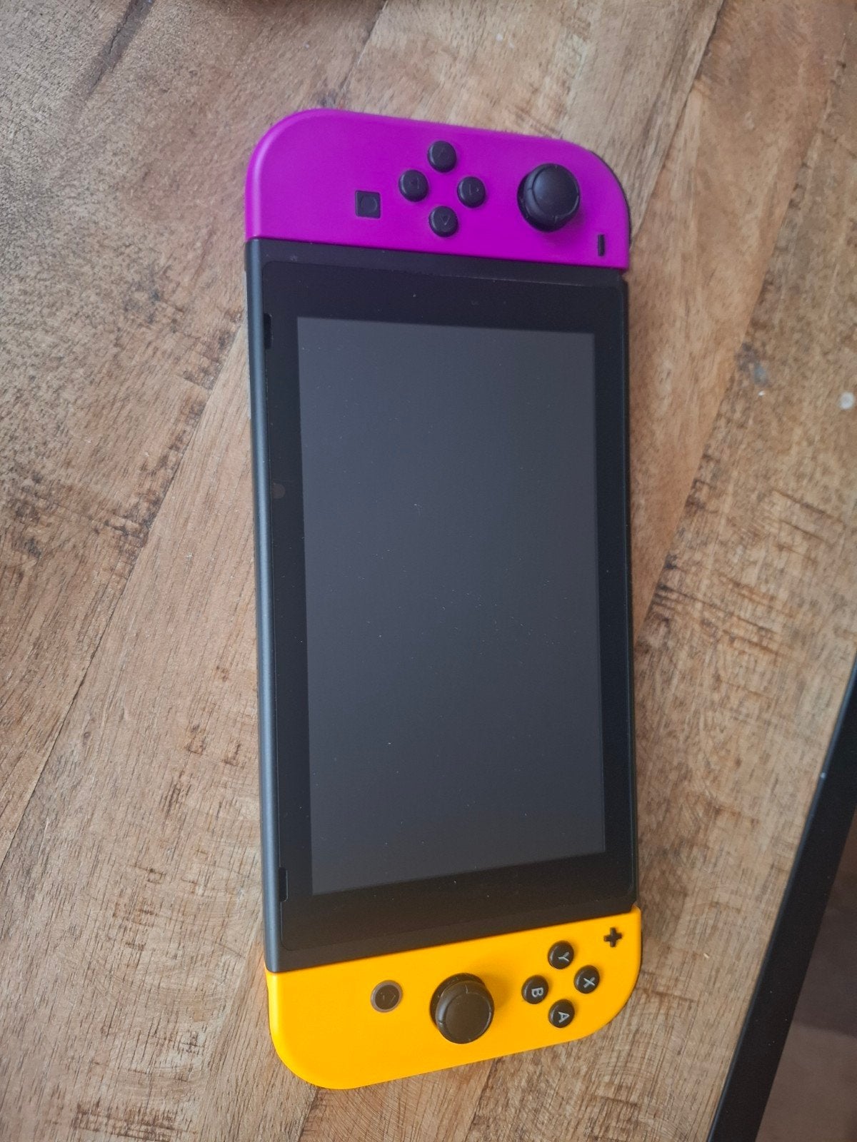 Nintendo Switch met extra's en 64GB SD-kaart, Spelcomputers en Games, Ophalen, Gebruikt, Met 2 controllers, Switch Original