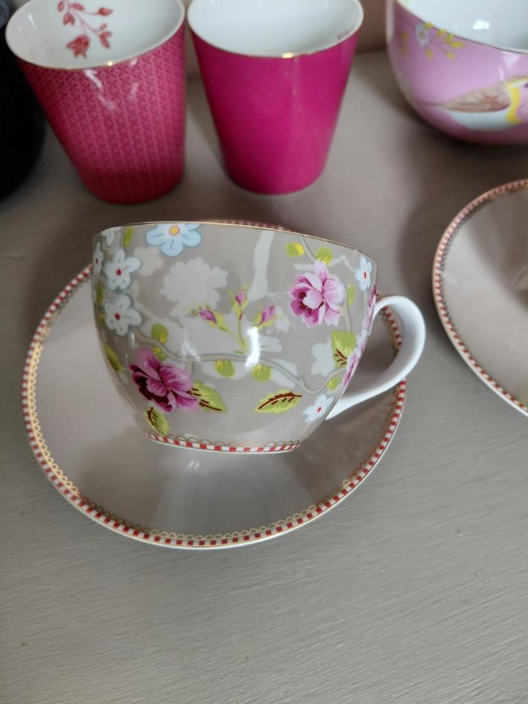 Pip studio  cappuccino koppen en schotels, Huis en Inrichting, Keuken | Servies, Ophalen, Porselein, Overige stijlen, Kop(pen) en/of Schotel(s)