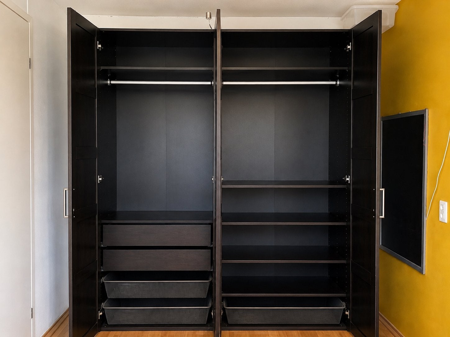 IKEA Pax kast met 4 deuren, waarvan 1 spiegeldeur, Huis en Inrichting, Ophalen, Gebruikt, 200 cm of meer, 150 tot 200 cm