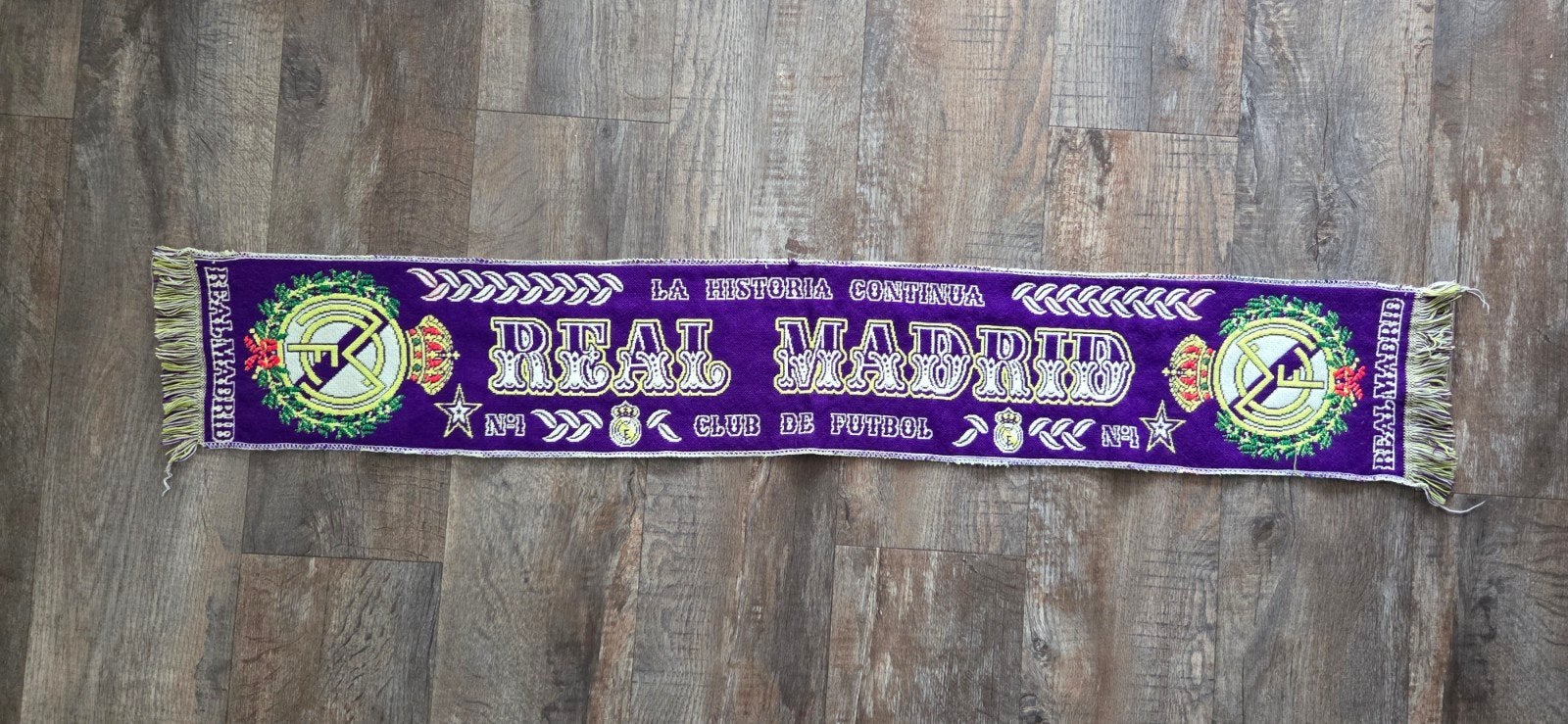 Sjaal Real Madrid, Ophalen of Verzenden, Zo goed als nieuw, Buitenlandse clubs, Vaantje of Sjaal