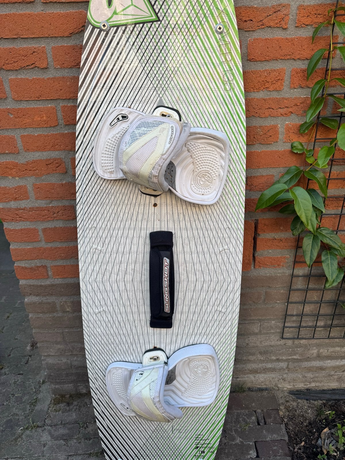 Slingshot Airush 135 Twintip Kiteboard, Ophalen, Gebruikt, Overige typen, Met vinnen
