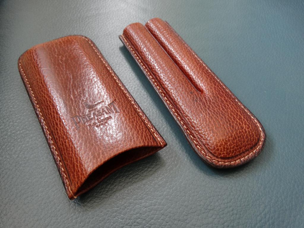 Bruin leren sigarenkoker voor 2 sigaren Pheasant, Verzamelen, Verzenden, Zo goed als nieuw, Tabaksdoos of Verpakking