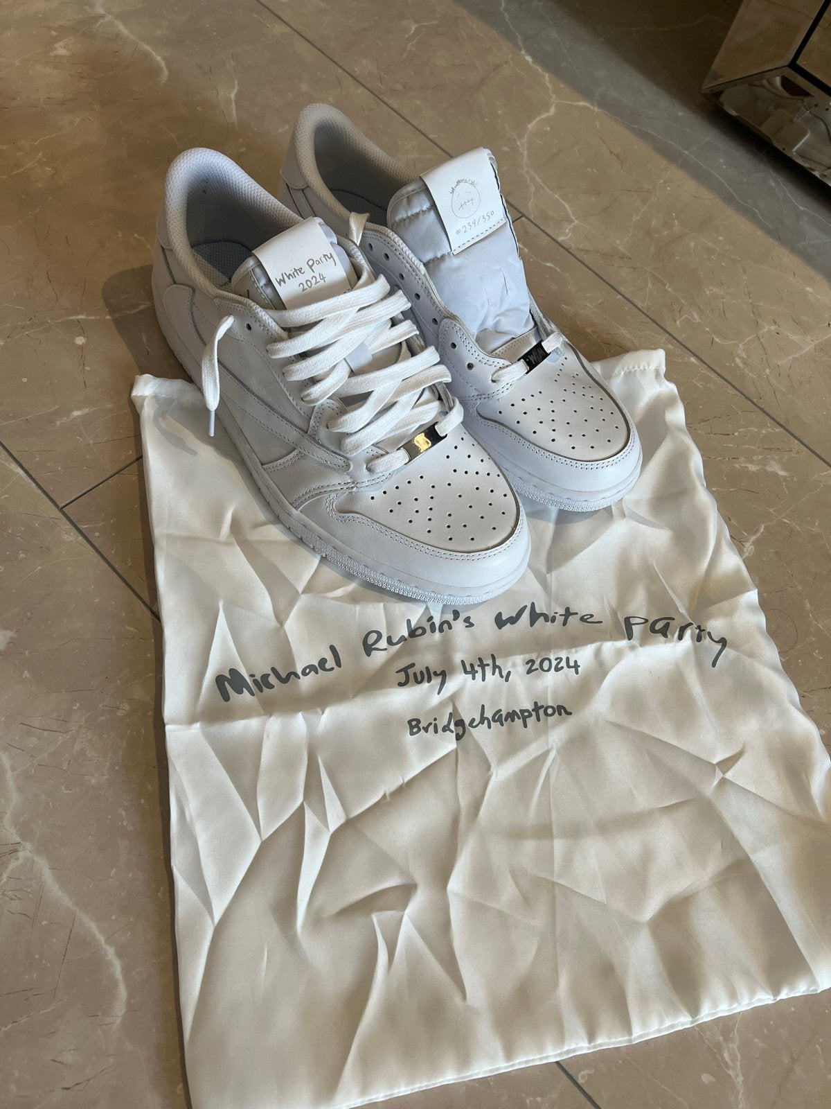 Exclusieve Michael Rubin White Party 2024 Sneakers, Wit, Nieuw, Ophalen of Verzenden, Sneakers of Gympen