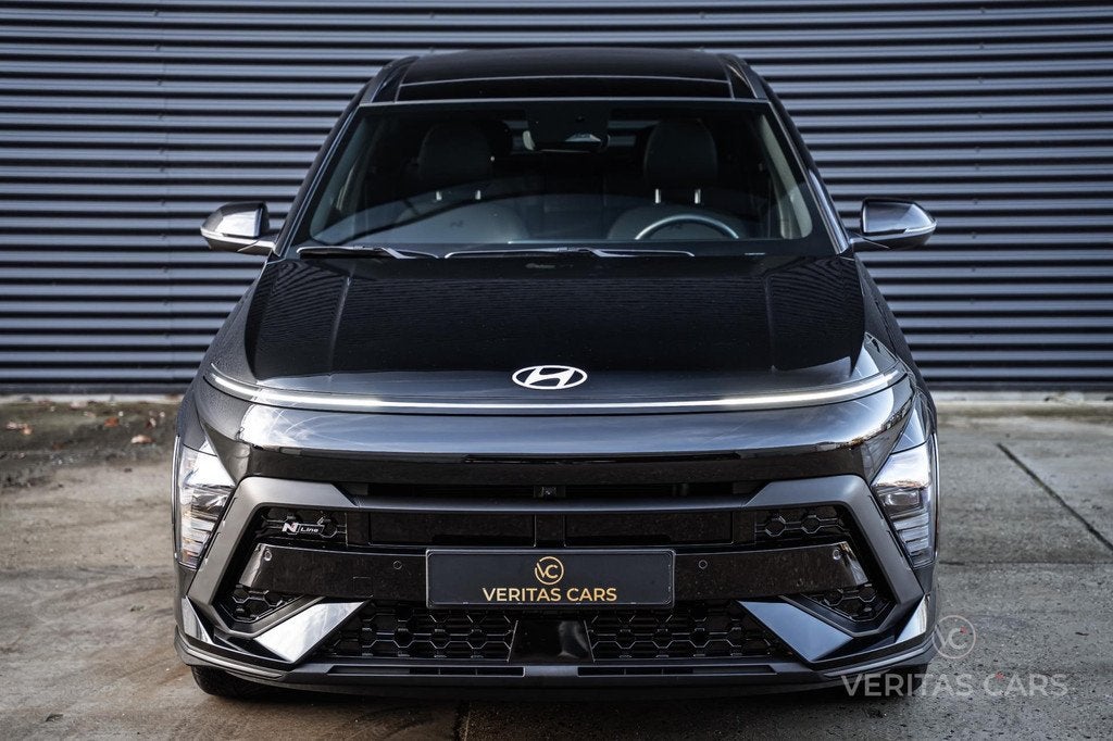 Hyundai KONA 1.6 GDI HEV 198PK DCT N-Line Edition|Pano|360 C, Auto's, Hyundai, Gebruikt, Euro 6, 4 cilinders, Zwart