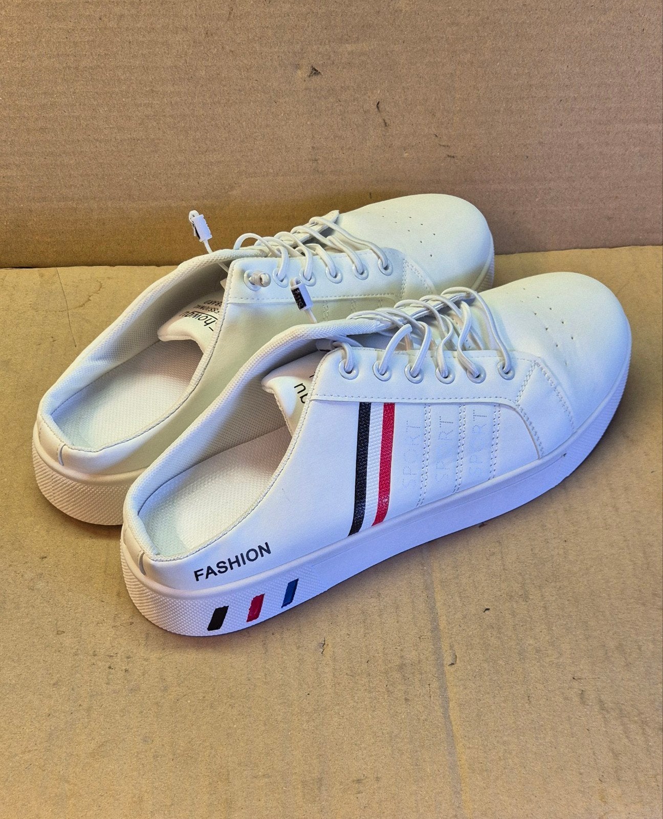 Te-koop aangeboden Nieuwe witte sneakers maat 48, Ophalen, Wit, Nieuw, Sneakers of Gympen