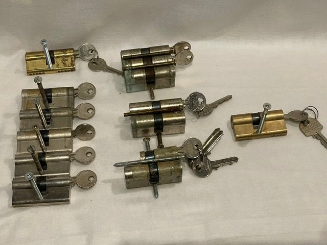 Nr.366: Profiel cilinders gebruikt 2.50 per stuk, Ophalen of Verzenden, Gebruikt, Chroom, Slot