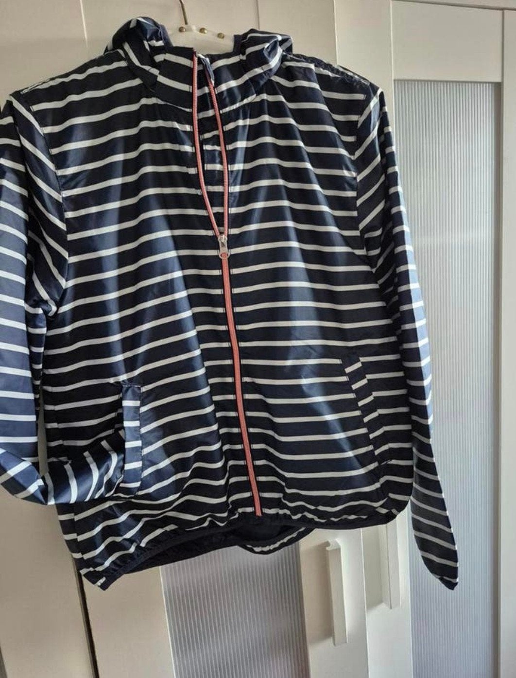 Geweldige licht gewicht zomerjas maat 170., Jongen of Meisje, H&M, Nieuw, Ophalen of Verzenden