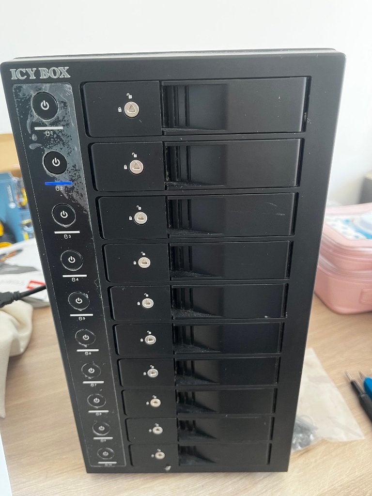 Icy Box 10-Bay Externe Harde Schijf Behuizing (3.5" SATA), Computers en Software, Ophalen, HDD, Desktop, ICY BOX