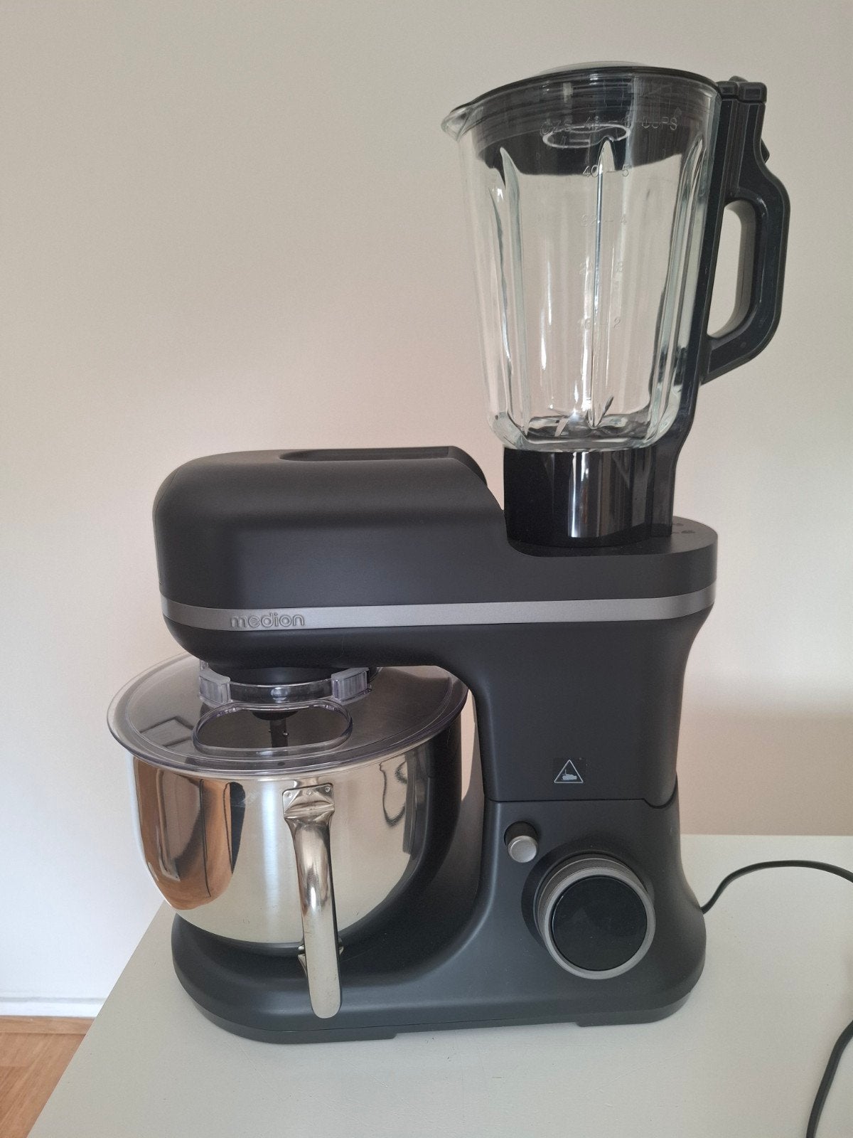 Keukenmachine zwart met blender en accessoires, 4 liter of meer, Ophalen, Zo goed als nieuw, 3 snelheden of meer